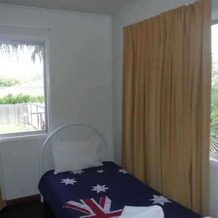 Ocean Breeze Apartments Bowen Exterior foto
