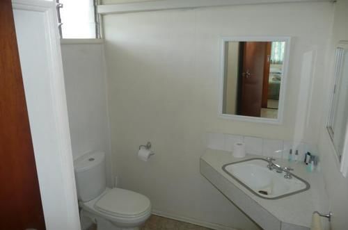 Ocean Breeze Apartments Bowen Exterior foto