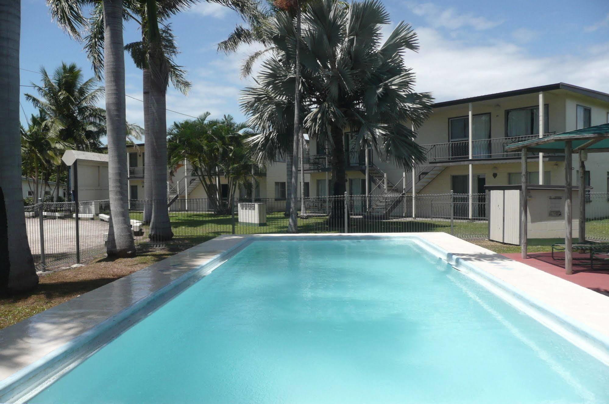 Ocean Breeze Apartments Bowen Exterior foto