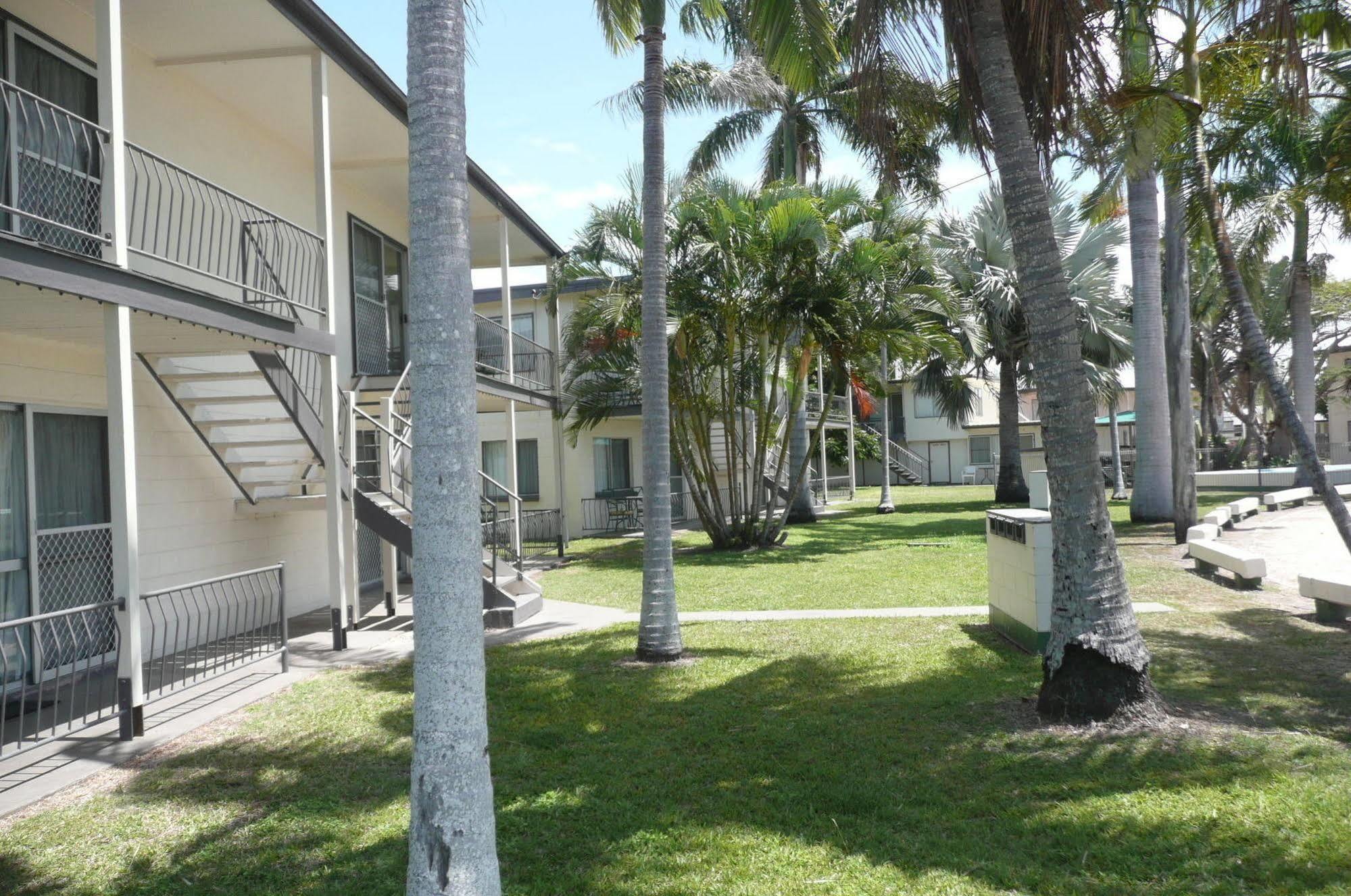 Ocean Breeze Apartments Bowen Exterior foto